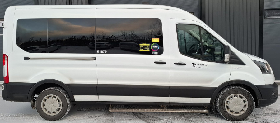Ford Transit, invataksi, tilataksi 1+8 henkilöä