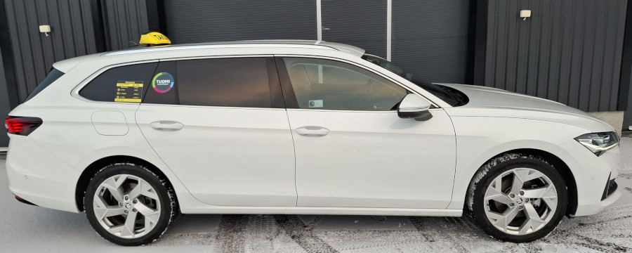 Skoda Superb 1+4 henkilöä